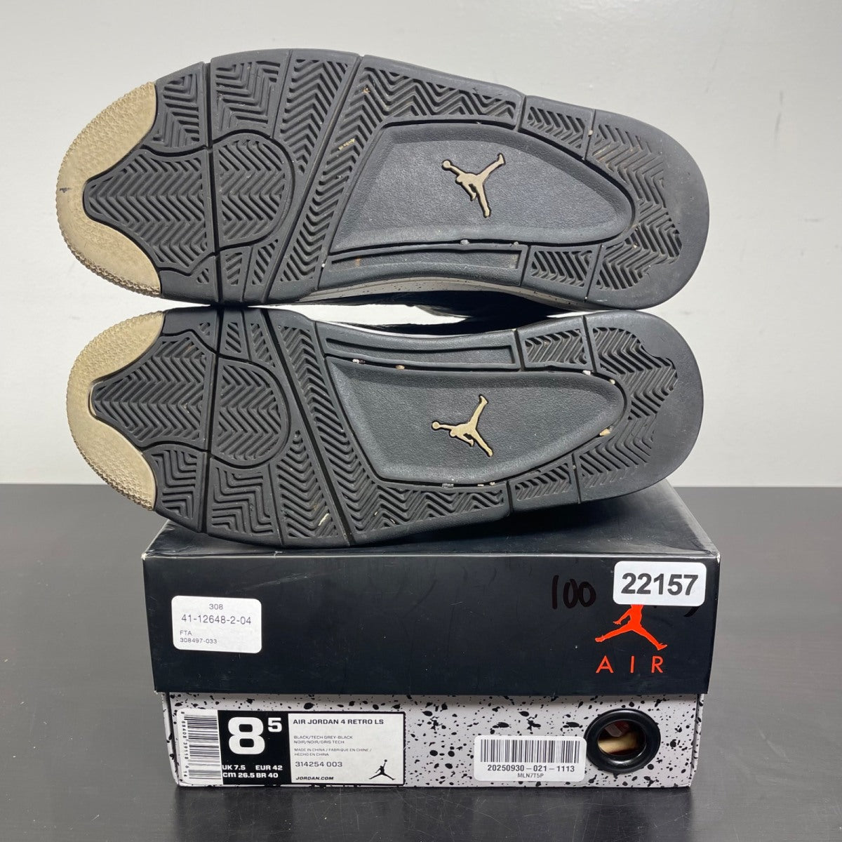 Jordan 4 Retro Oreo (2015) 8.5 (Moderately Worn Pre-Owned)JordanBlack/Tech Grey-White - Image 5