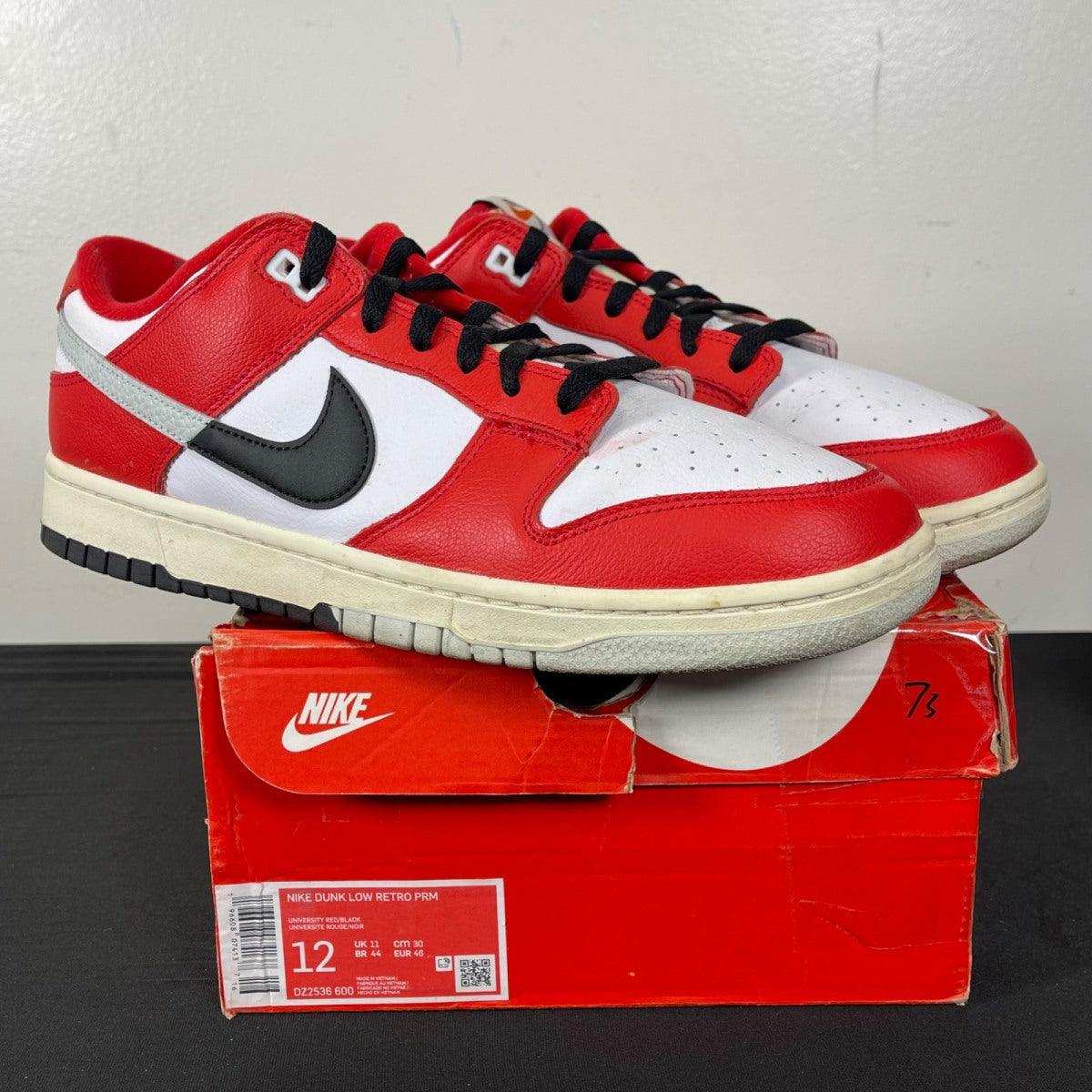 Nike Dunk Low Chicago Split 12 (Moderately Worn Pre-Owned)NikeUniversity Red/Black-Light Silver-White - Image 1