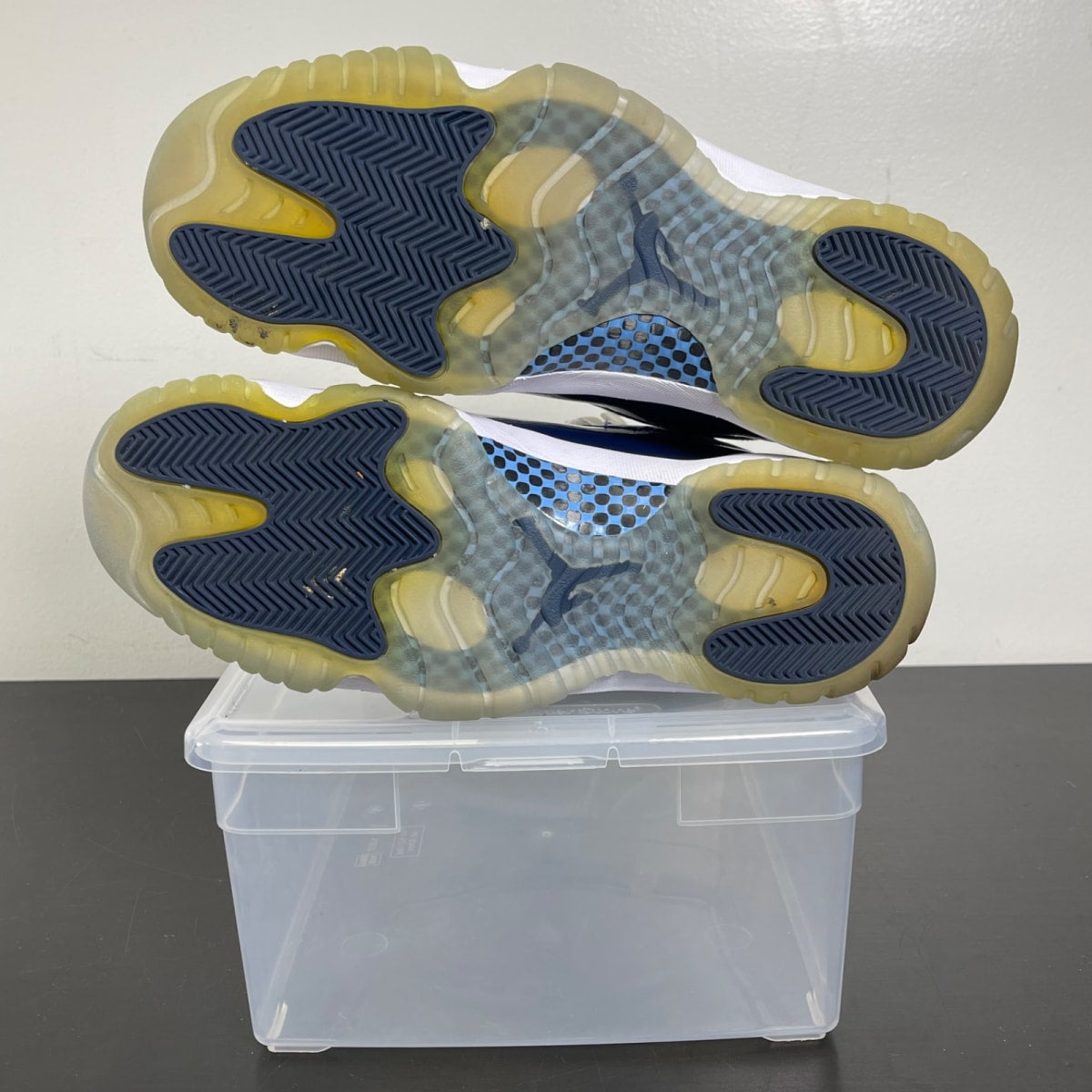 Jordan 11 Retro UNC Win Like 82 10.5 (Moderately Worn Pre-Owned)JordanWhite/University Blue-Midnight Navy - Image 5