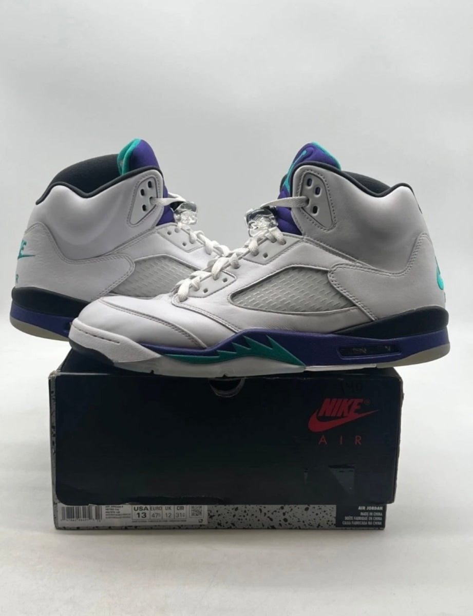 Jordan 5 Retro Grape (2025) 13 (Moderately Worn Pre-Owned)JordanWhite/Grape Ice-New Emerald - Image 1