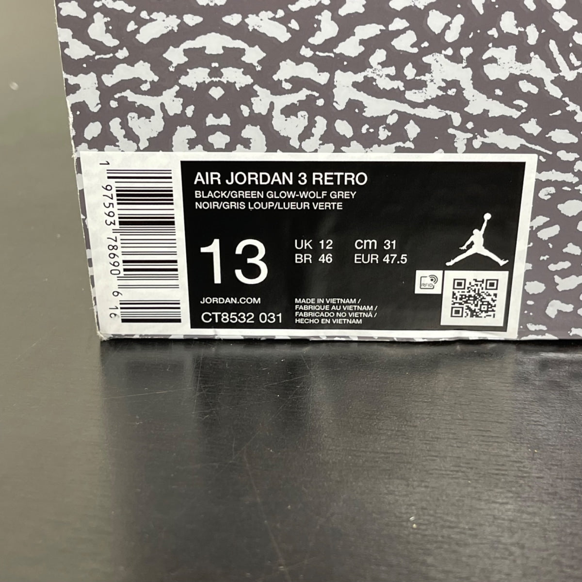 Jordan 3 Retro Green Glow 13 (Moderately Worn Pre-Owned)JordanBlack/Green Glow/Wolf Grey/White - Image 7