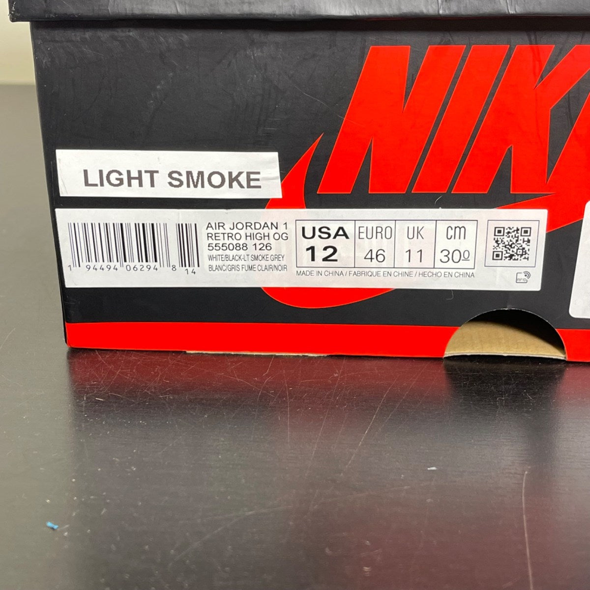 Jordan 1 Retro High Light Smoke Grey 12 (Moderately Worn Pre-Owned)JordanWhite/Black-Light Smoke Grey-Varsity Red - Image 7