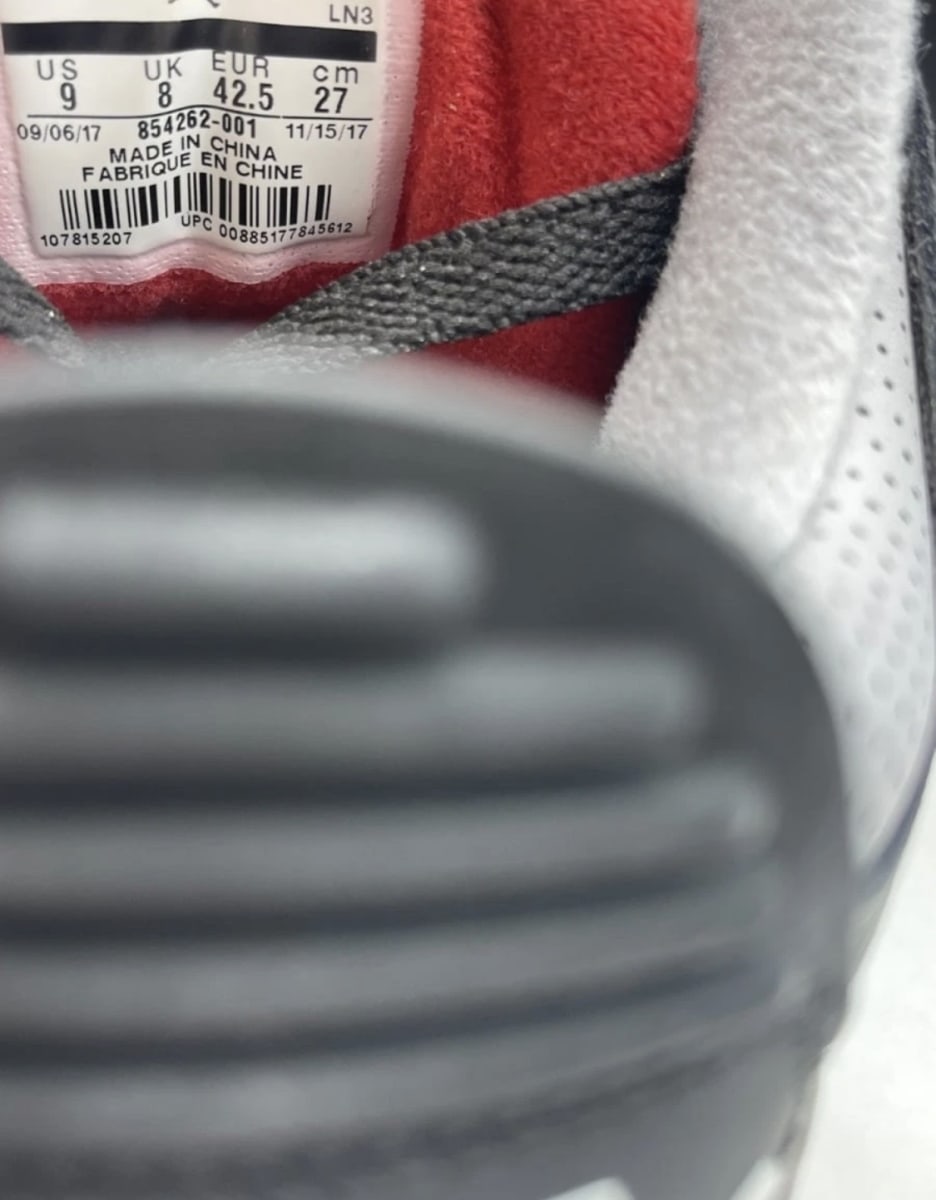 Jordan 3 Retro Black Cement (2018) 9 (Lightly Worn Pre-Owned)JordanBlack/Fire Red-Cement Grey-White - Image 8