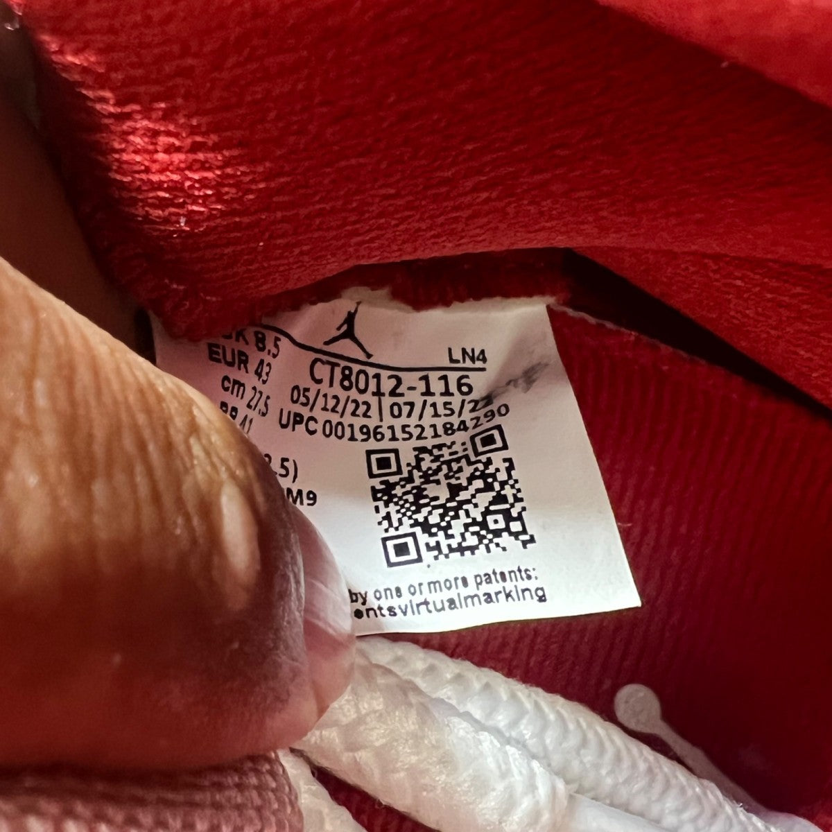 Jordan 11 Retro Cherry (2022) 9.5 (Moderately Worn Pre-Owned)JordanWhite/Varsity Red/Black - Image 4
