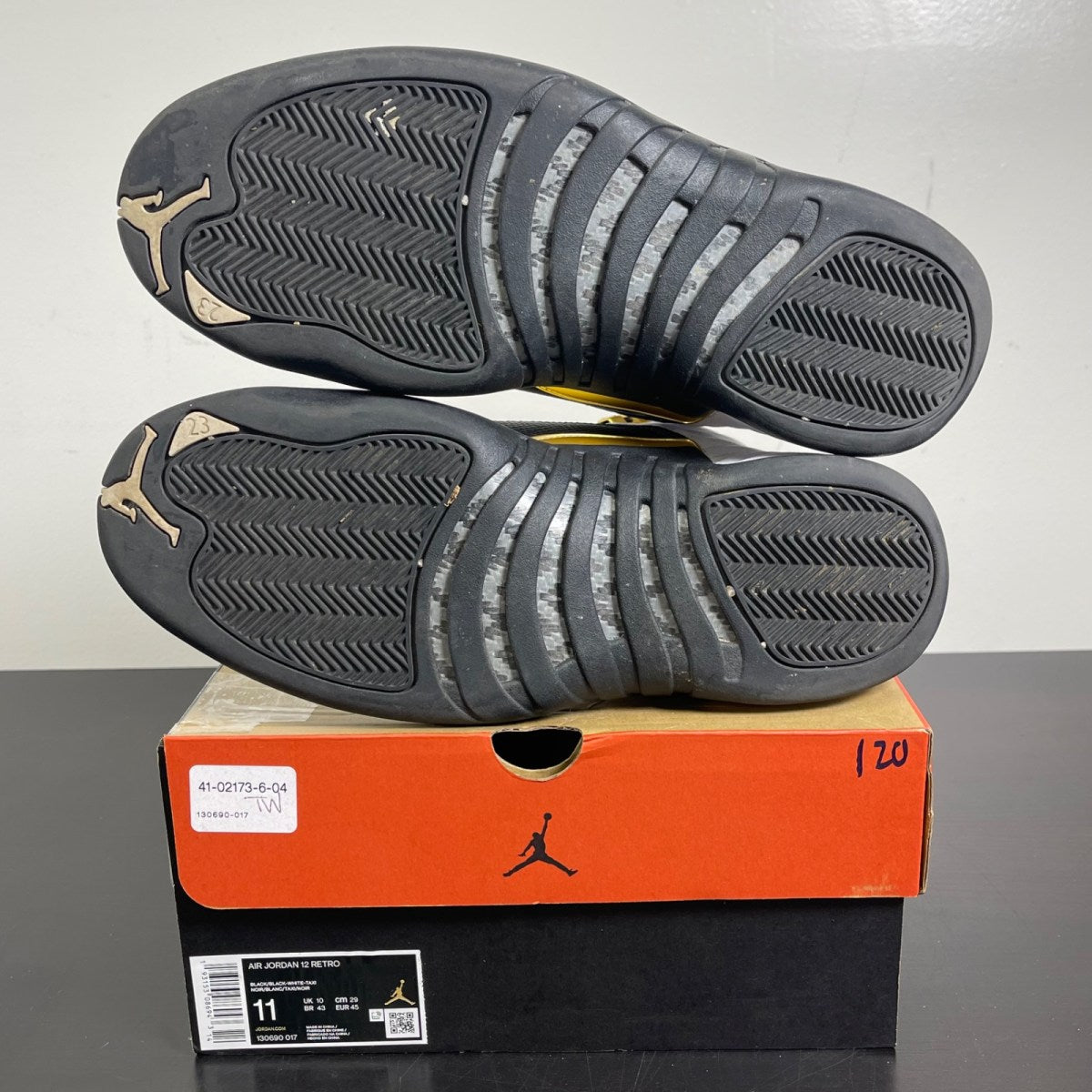 Jordan 12 Retro Reverse Taxi 11 (Moderately Worn Pre-Owned)JordanBlack/White-Taxi-Black - Image 5