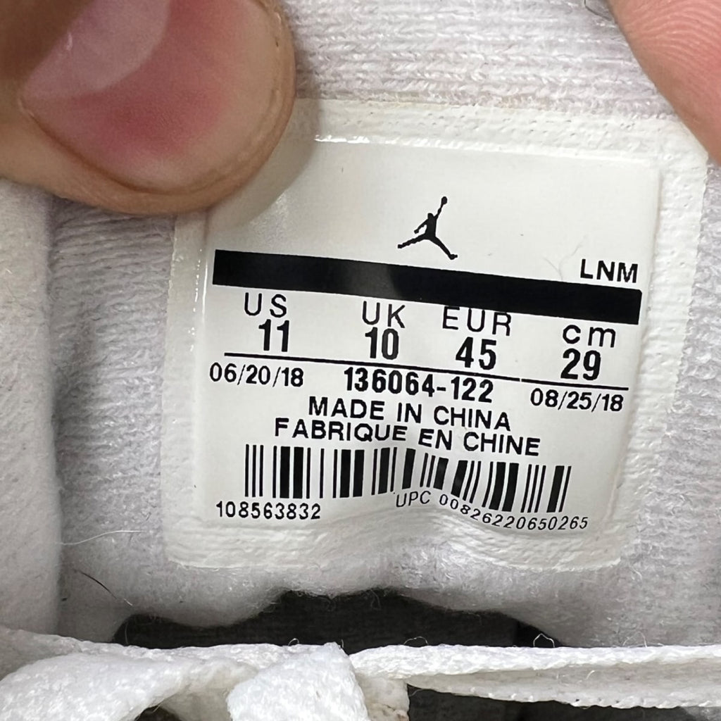 Jordan 3 Retro Mocha (2018) 11 (Moderately Worn Pre-Owned)JordanWhite/Dark Mocha-Chrome - Image 4