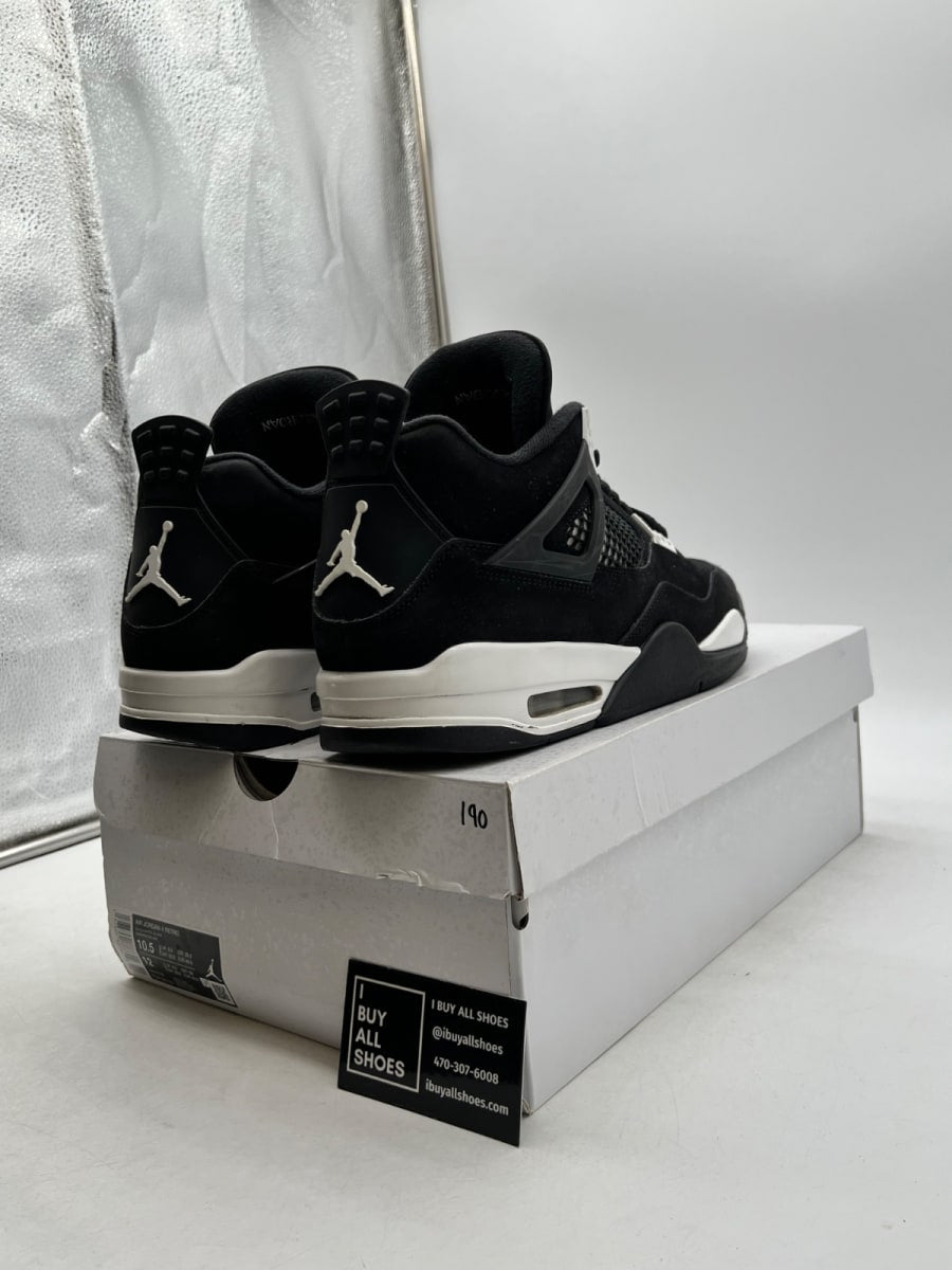 Jordan 4 Retro White Thunder 10.5 (Moderately Worn Pre-Owned) - Image 5