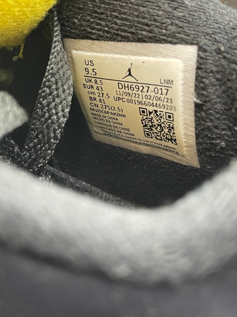 Jordan 4 Retro Thunder (2023) 9.5 (Moderately Worn Pre-Owned)JordanBlack/Tour Yellow - Image 8