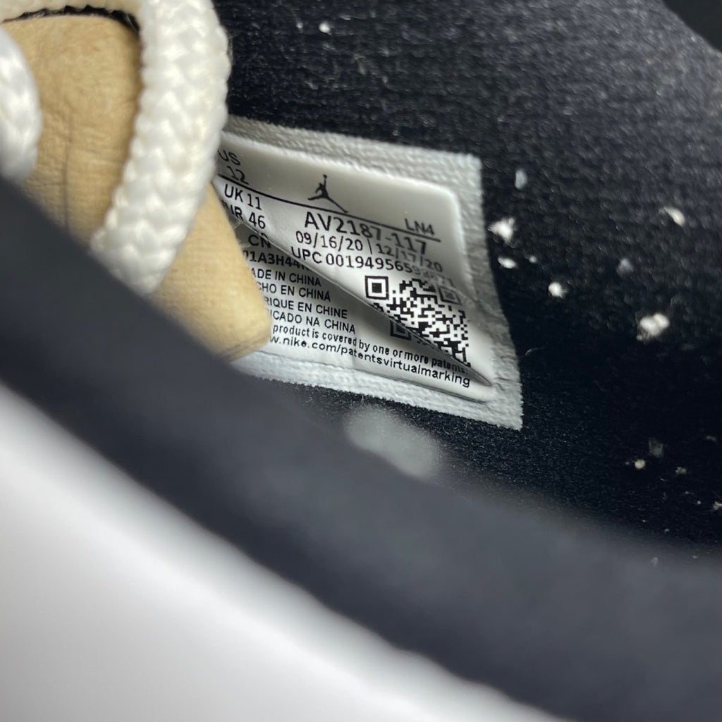 Jordan 11 Retro Low Legend Blue 12 (Moderately Worn Pre-Owned)JordanWhite/White-Black-Legend Blue - Image 6