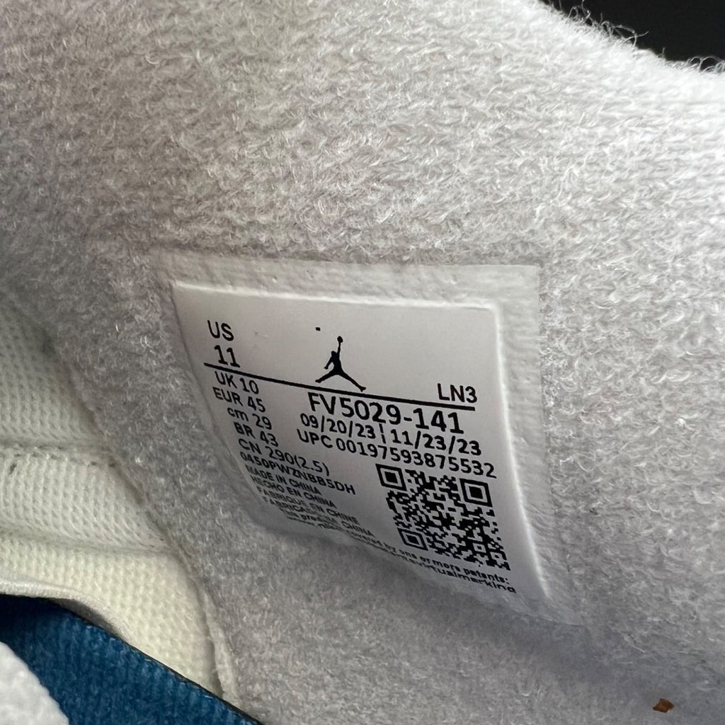 Jordan 4 Retro Military Blue (2024) 11 (Lightly Worn Pre-Owned)JordanOff-White/Military Blue/Neutral Grey - Image 7