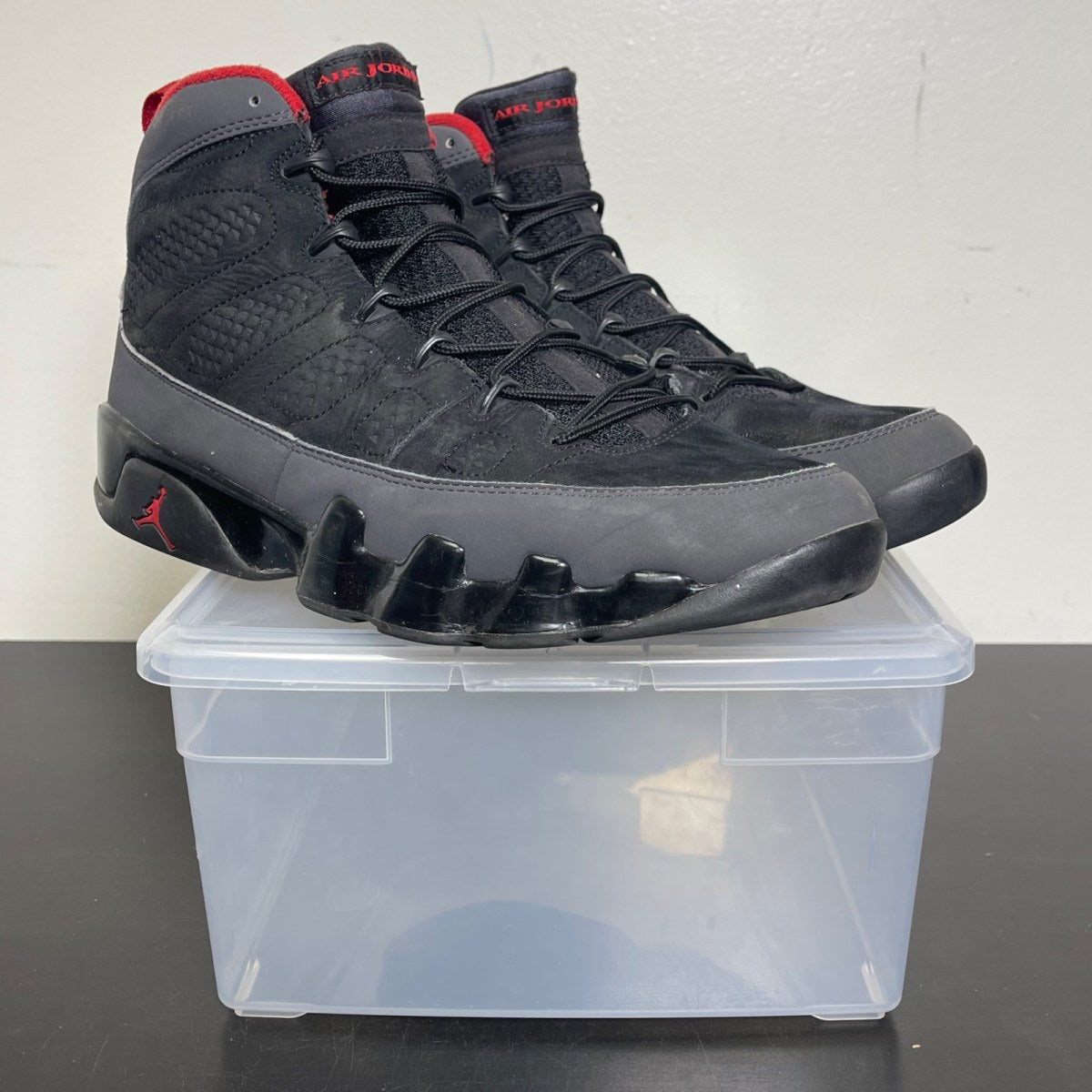 Jordan 9 Retro Charcoal 10 (Moderately Worn Pre-Owned)JordanBlack/Dark Charcoal-True Red - Image 1