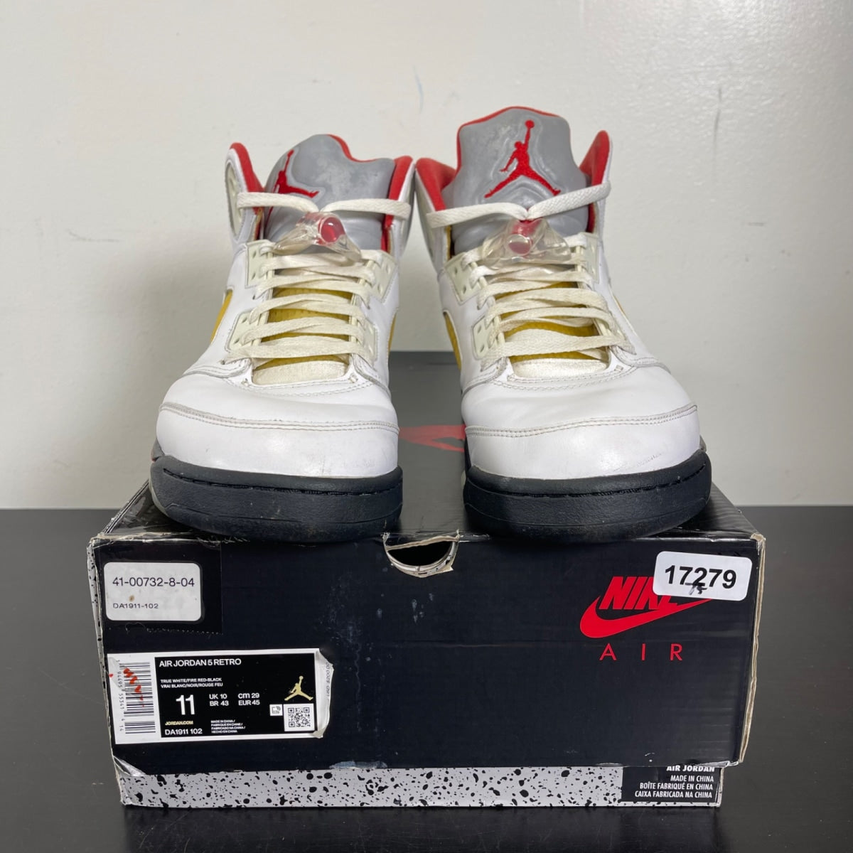 Jordan 5 Retro Fire Red Silver Tongue (2020) 11 (Moderately Worn Pre-Owned)JordanWhite/Black-Metallic Silver-Fire Red - Image 2