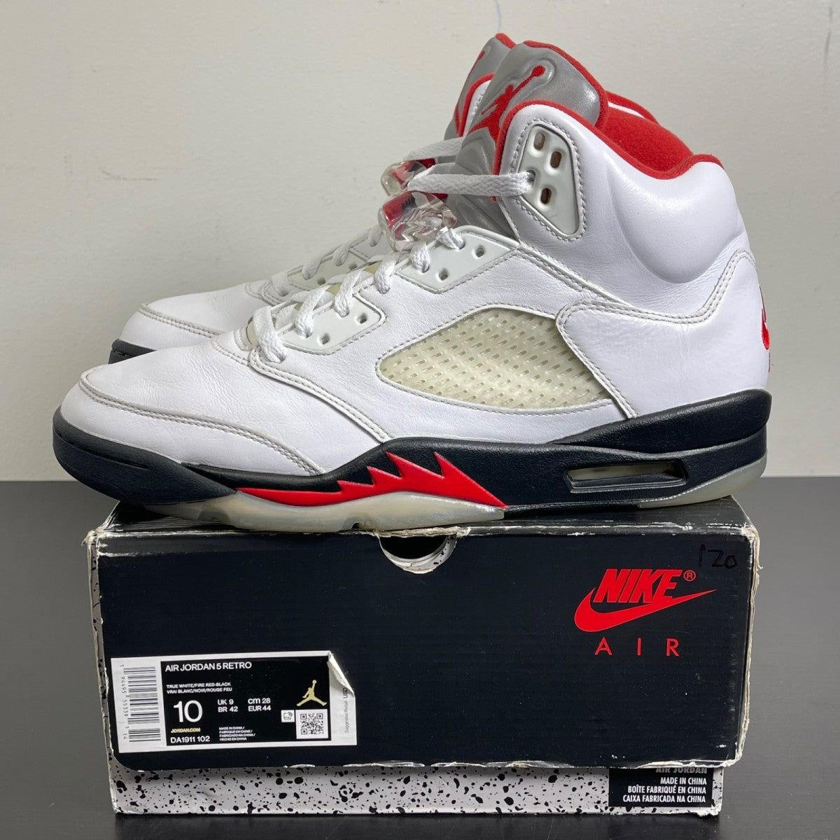 Jordan 5 Retro Fire Red Silver Tongue (2020) 10 (Moderately Worn Pre-Owned)JordanWhite/Black-Metallic Silver-Fire Red - Image 3