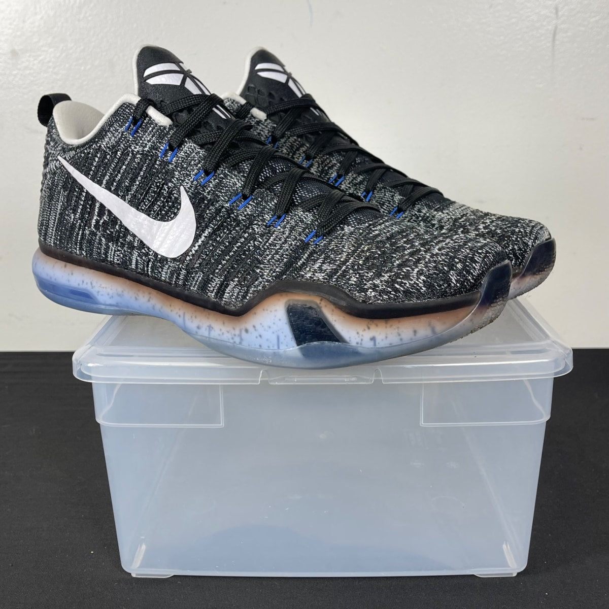 Nike Kobe 10 Elite HTM Oreo 10 (Moderately Worn Pre-Owned)NikeBlack/White-Game Royal - Image 1