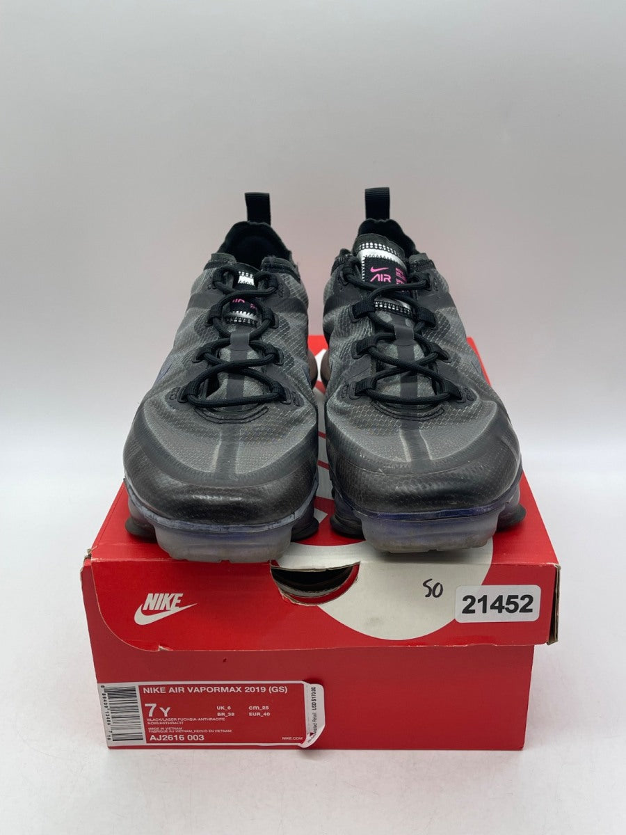 Nike Air VaporMax 2019 Throwback Future (GS) 7Y (Moderately Worn Pre-Owned)NikeBlack/Anthracite-Laser Fuchsia - Image 2