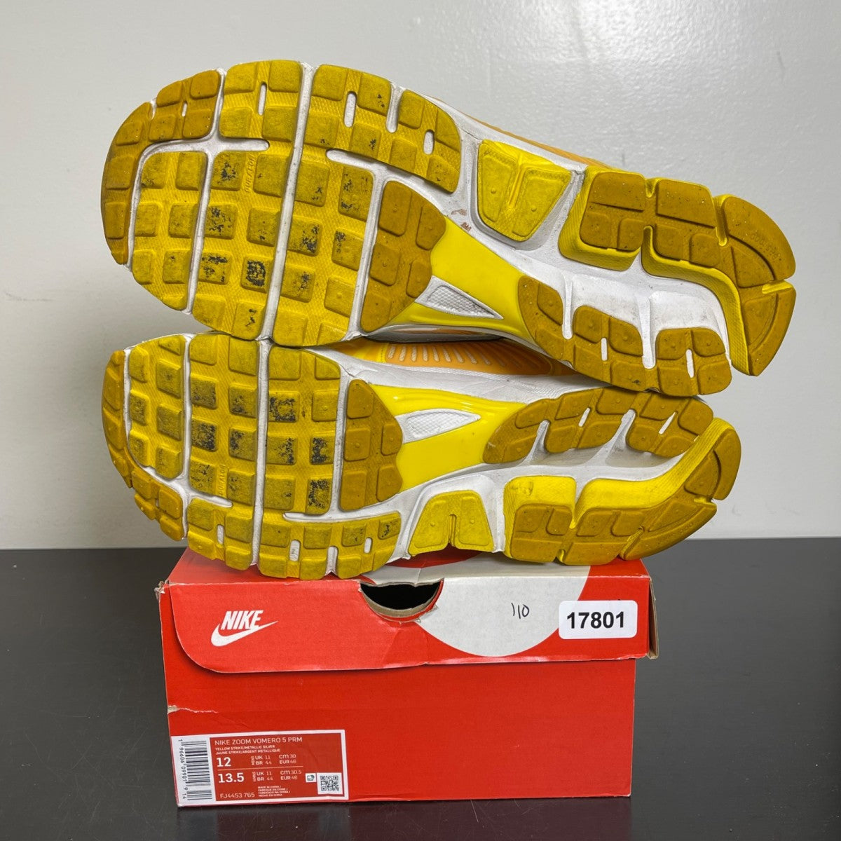 Nike Zoom Vomero 5 Yellow Ochre 12 (Moderately Worn Pre-Owned)NikeYellow Strike/Metallic Silver-Yellow Ochre - Image 5