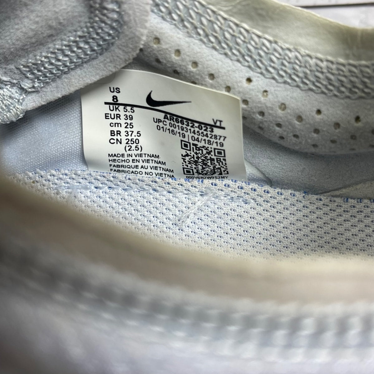 Nike Air VaporMax 2019 Football Grey Obsidian (Women's) 8W (Moderately Worn Pre-Owned)NikeFootball Grey/Obsidian-Metallic Silver-White - Image 6