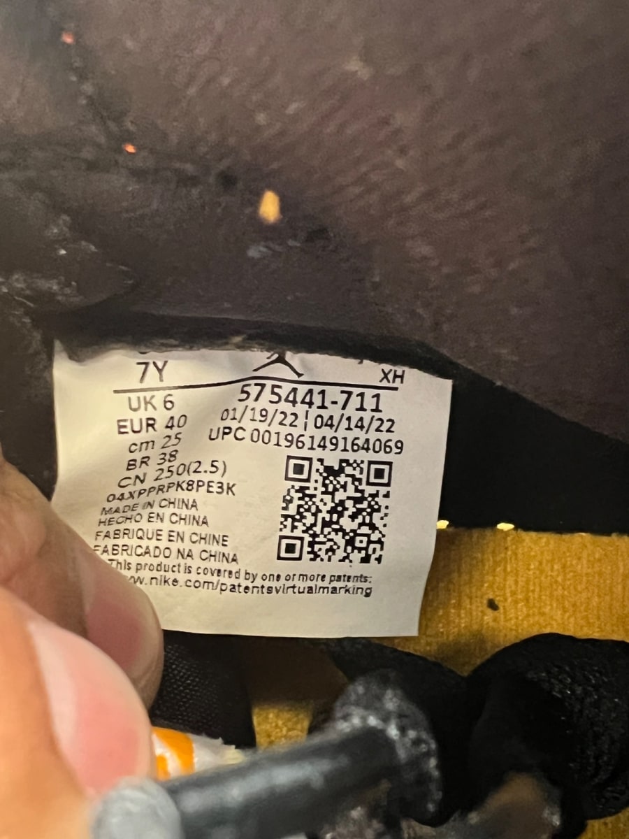Jordan 1 Retro High OG Taxi (GS) 7Y (Lightly Worn Pre-Owned) - Image 9