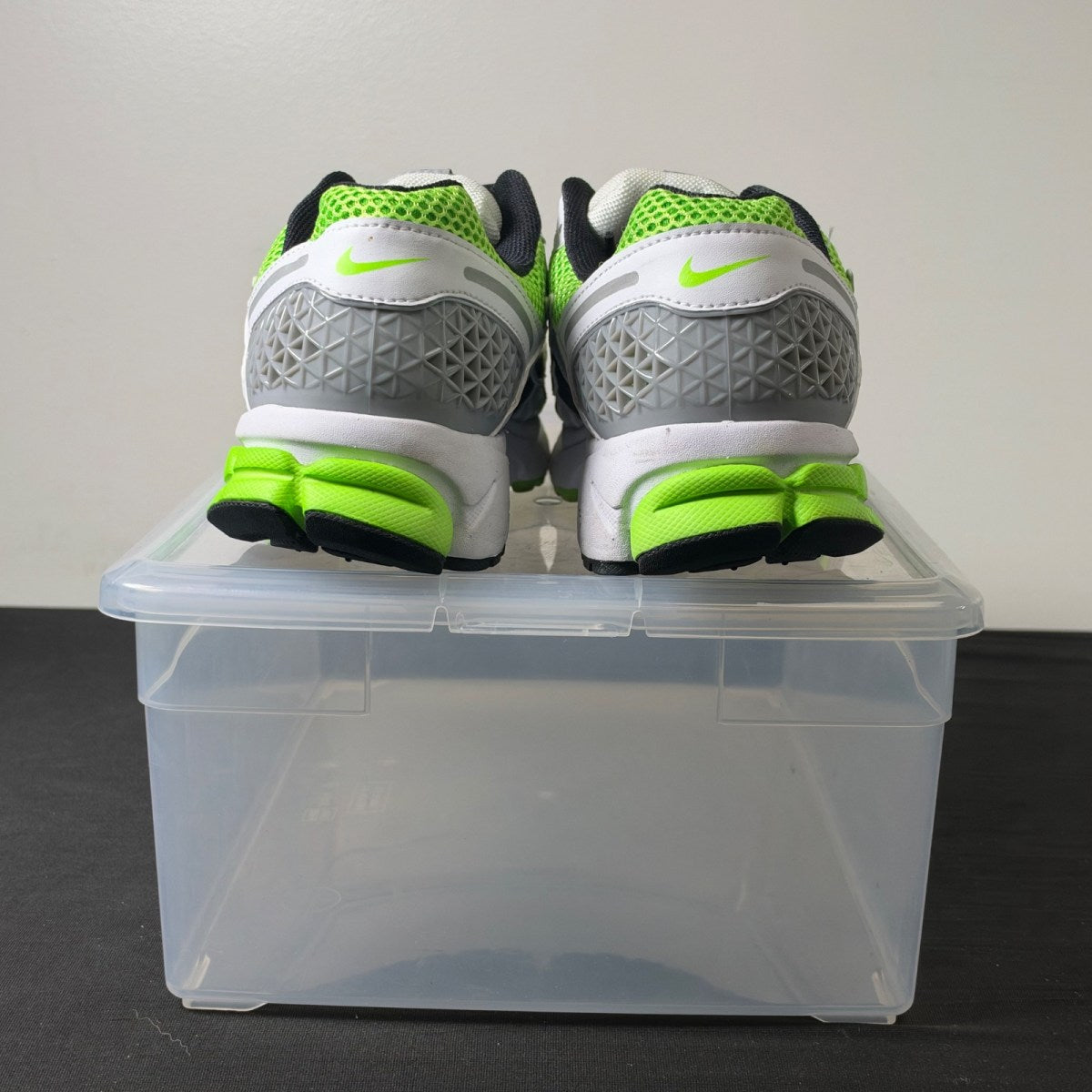 Nike Zoom Vomero 5 Electric Green Black (Size 9) - Image 4