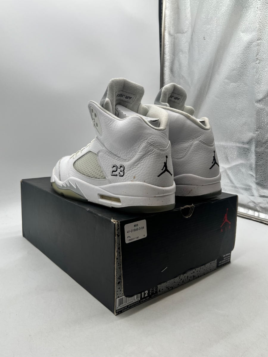 Jordan 5 Retro Metallic White (2015) 12 (Moderately Worn Pre-Owned)JordanWhite/Metallic Silver-Black - Image 6
