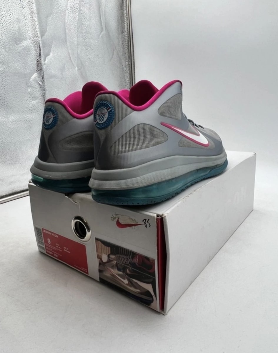 Nike LeBron 9 Low Fireberry 9 (Moderately Worn Pre-Owned)NikeWolf Grey/White-Dynamic Blue-Fireberry - Image 5