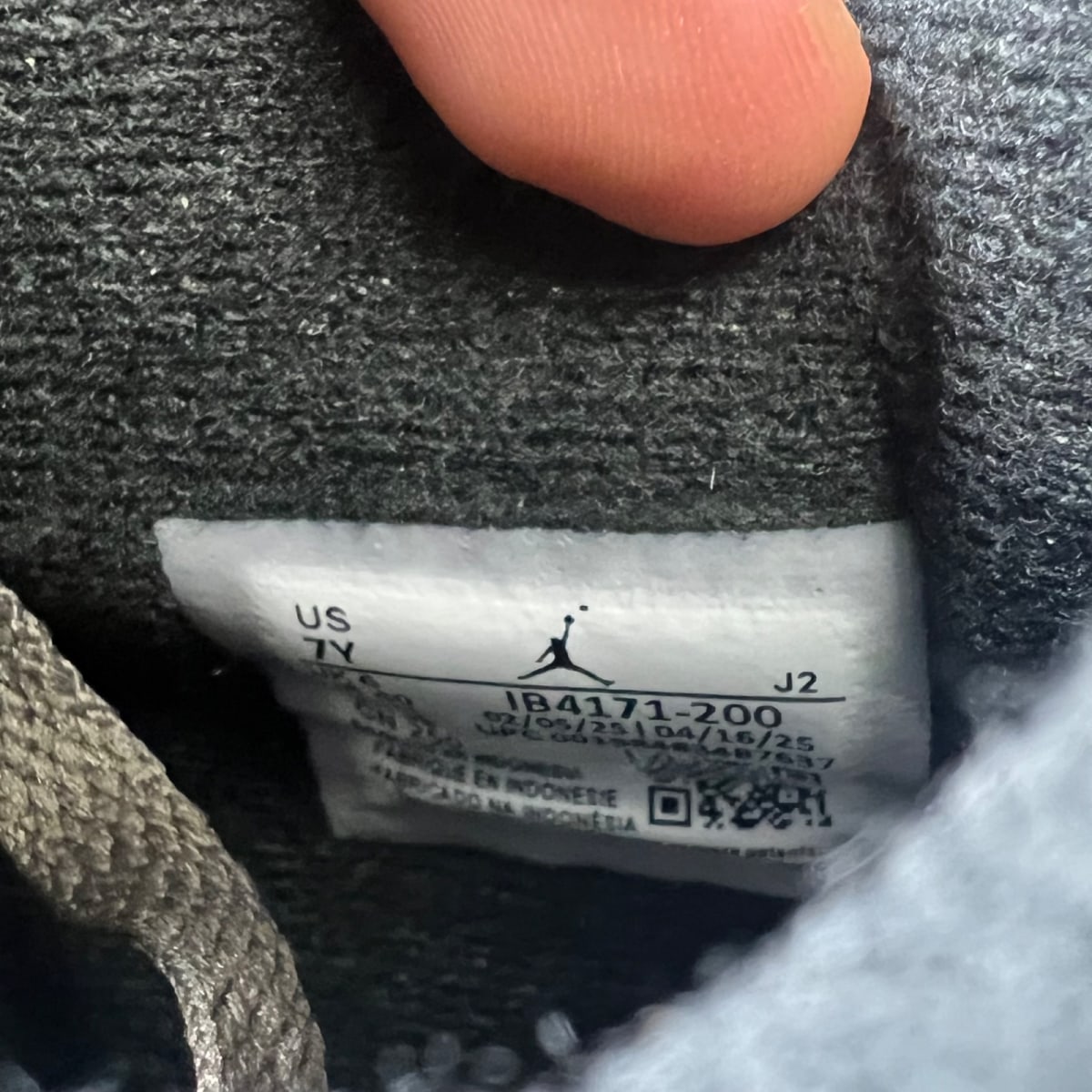 Jordan 4 Retro Cave Stone (GS) 7Y (Lightly Worn Pre-Owned)JordanCave Stone/Black/Moon Particle - Image 7