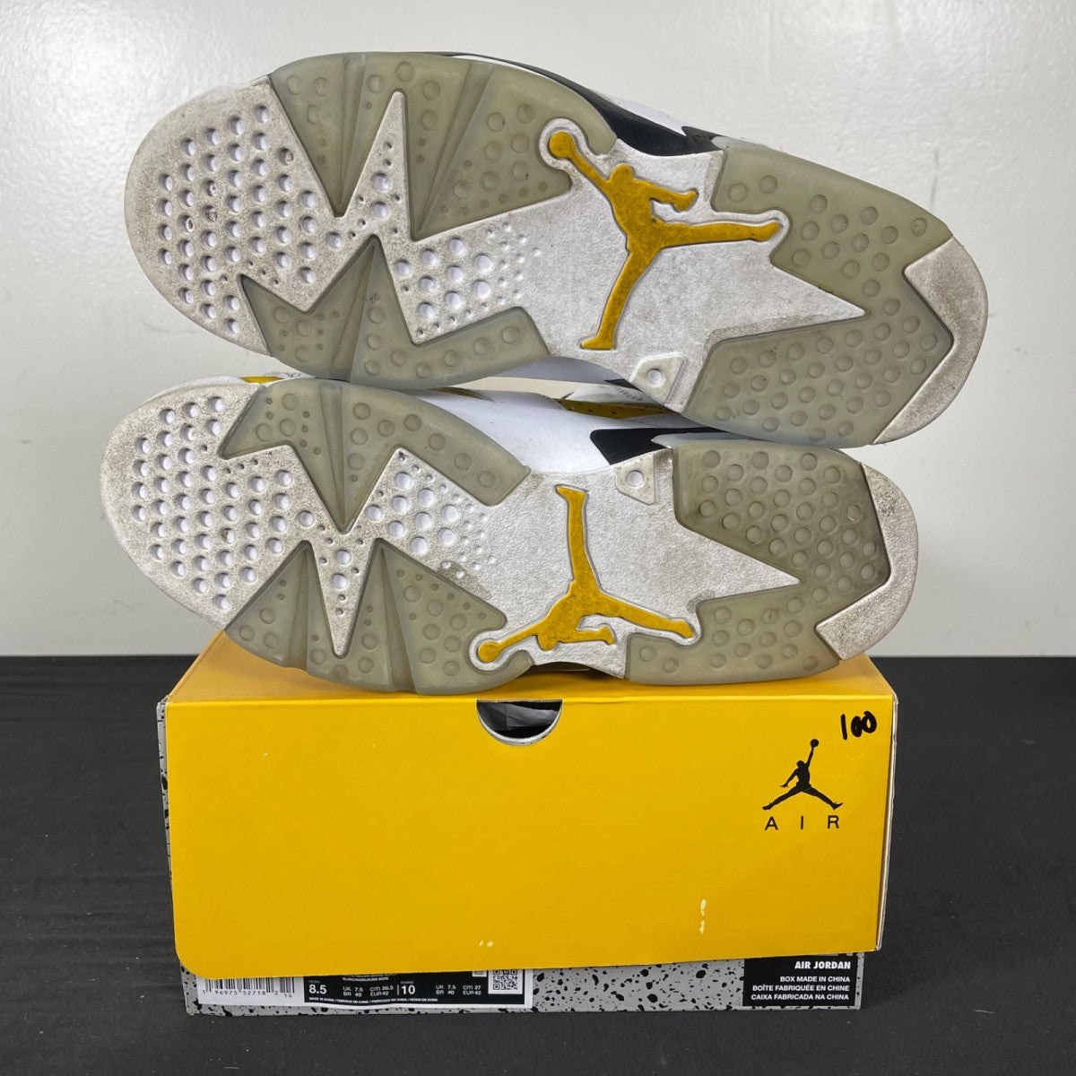 Jordan 6 Retro Yellow Ochre 8.5 (Moderately Worn Pre-Owned)JordanWhite/Yellow Ochre-Black - Image 5