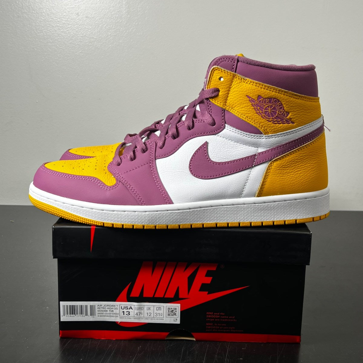 Jordan 1 Retro High OG Brotherhood 13 (Lightly Worn Pre-Owned)JordanUniversity Gold/Light Bordeaux-White - Image 3