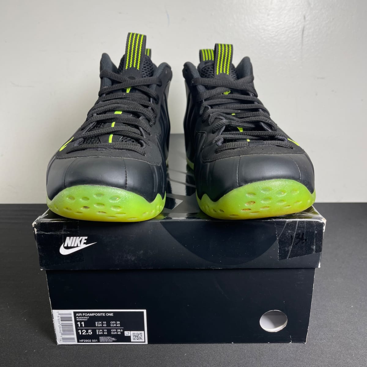 Nike Air Foamposite One Black Volt (Size 11) - aux