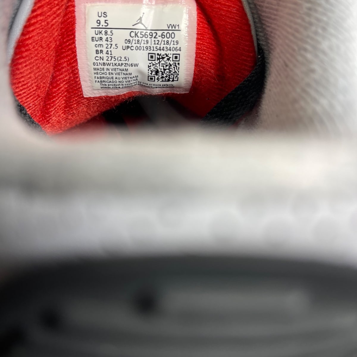 Jordan 3 Retro SE Unite (Size 9.5) - aux