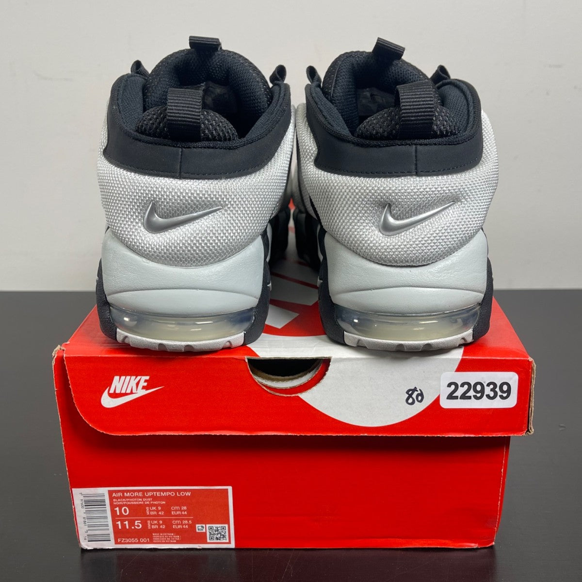 Nike Air More Uptempo Low Black Photon Dust 10 (Moderately Worn Pre-Owned)NikeBlack/Metallic Silver/Photon Dust - Image 4