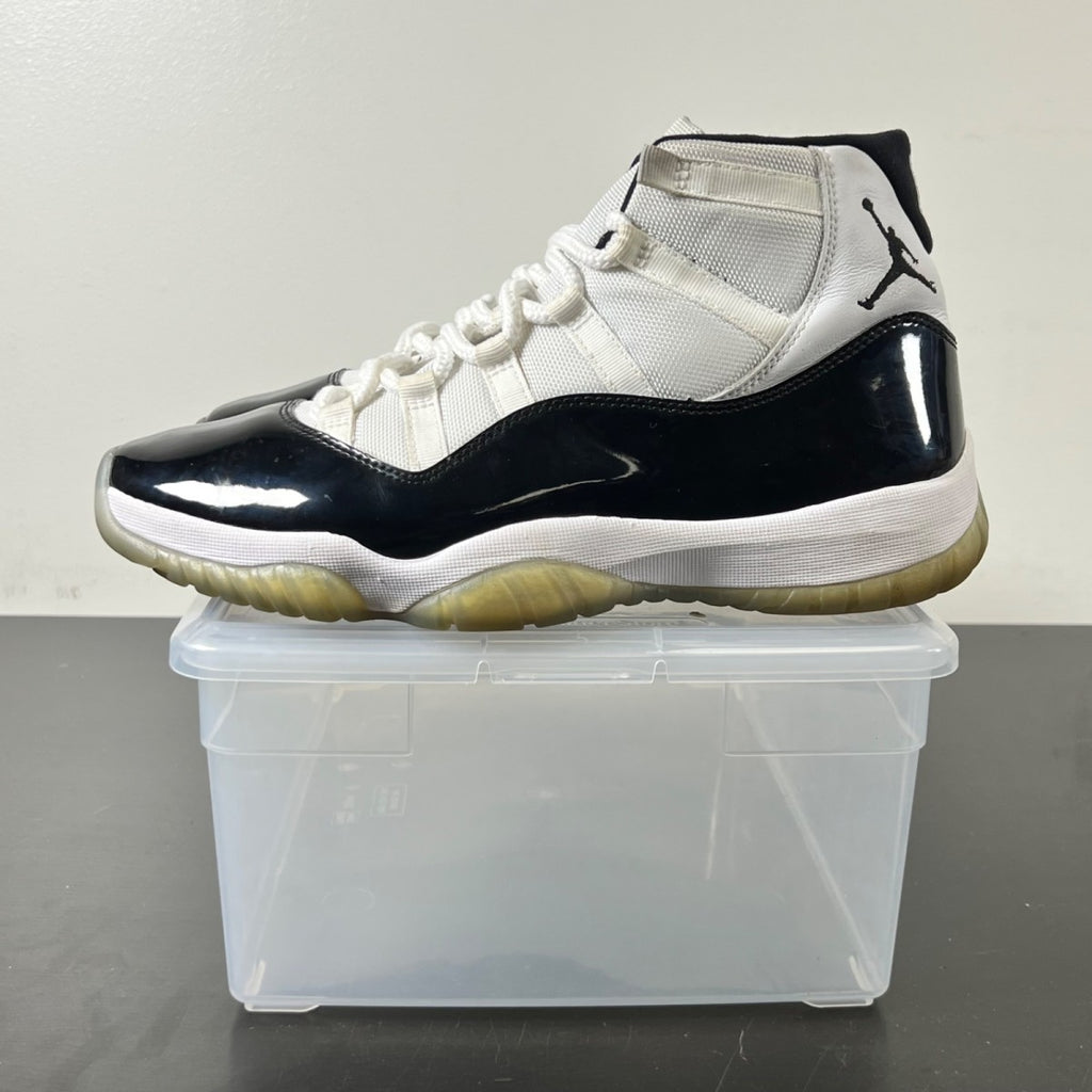 Jordan 11 Retro Concord (2018) 10 (Moderately Worn Pre-Owned)JordanWhite/Black-Concord - Image 3