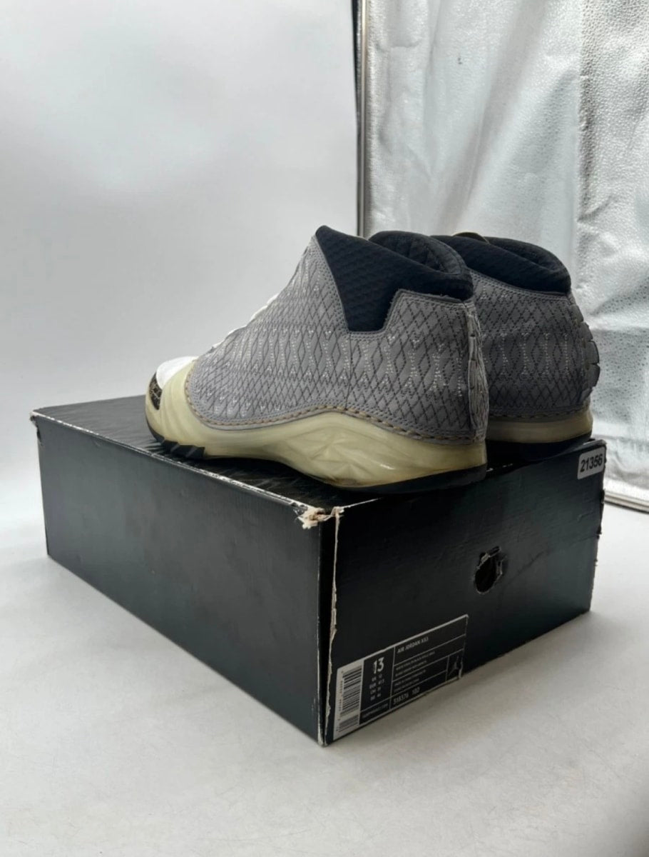 Jordan 23 White Stealth 13 (Heavily Worn Pre-Owned)JordanWhite/Stealth-Black-Metallic Gold - Image 6