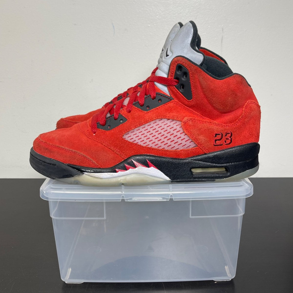 Jordan 5 Retro Raging Bull Red (2021) 9 (Moderately Worn Pre-Owned)JordanVarsity Red/Black-White - Image 3