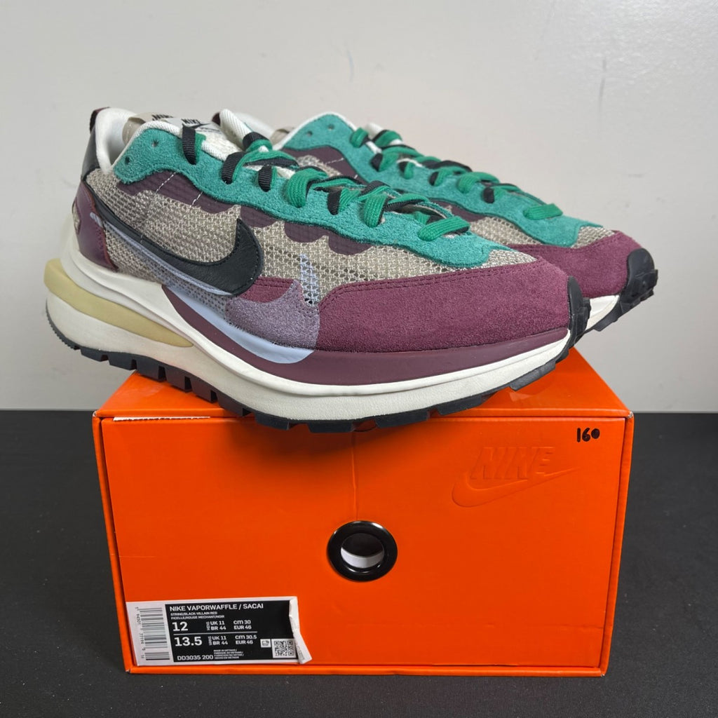 Nike Vaporwaffle sacai Villain Red Neptune Green 12 (Moderately Worn Pre-Owned)NikeString/Black-Villain Red-Neptune Green