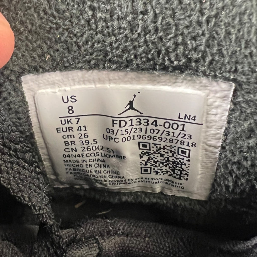 Jordan 8 Retro Winterized Gunsmoke 8 (Moderately Worn Pre-Owned)JordanBlack/Gunsmoke-Metallic Silver - Image 7