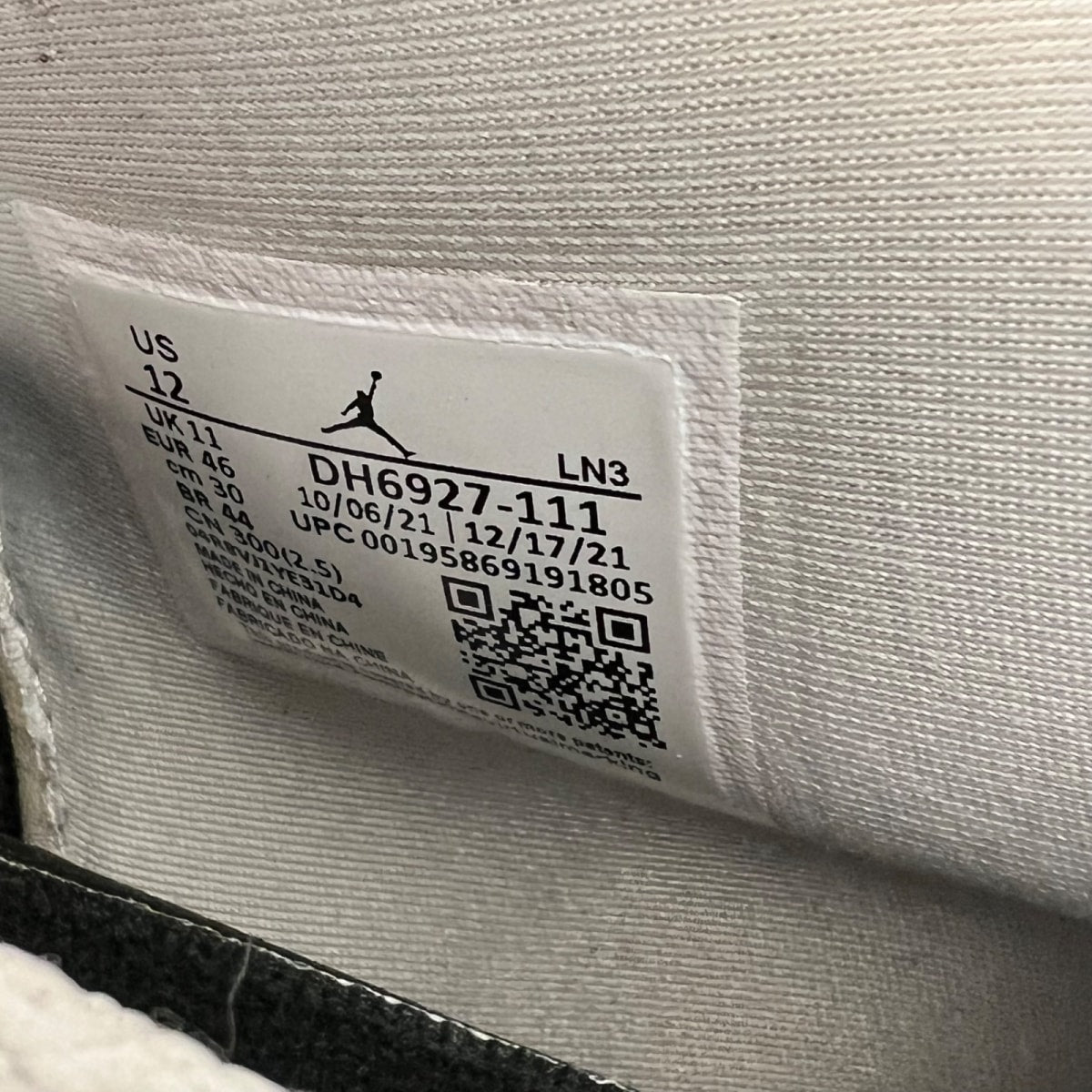 Jordan 4 Retro Military Black 12 (Moderately Worn Pre-Owned)JordanWhite/Black-Neutral Grey - Image 7