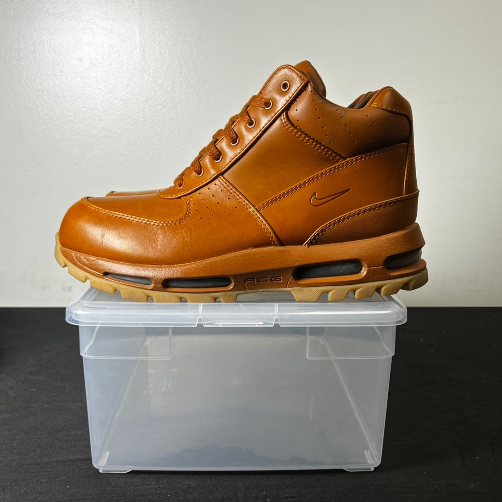 Nike Air Max Goadome Tawny 9.5 (Lightly Worn Pre-Owned)NikeTawny/Tawny-Gum Light Brown - Image 3