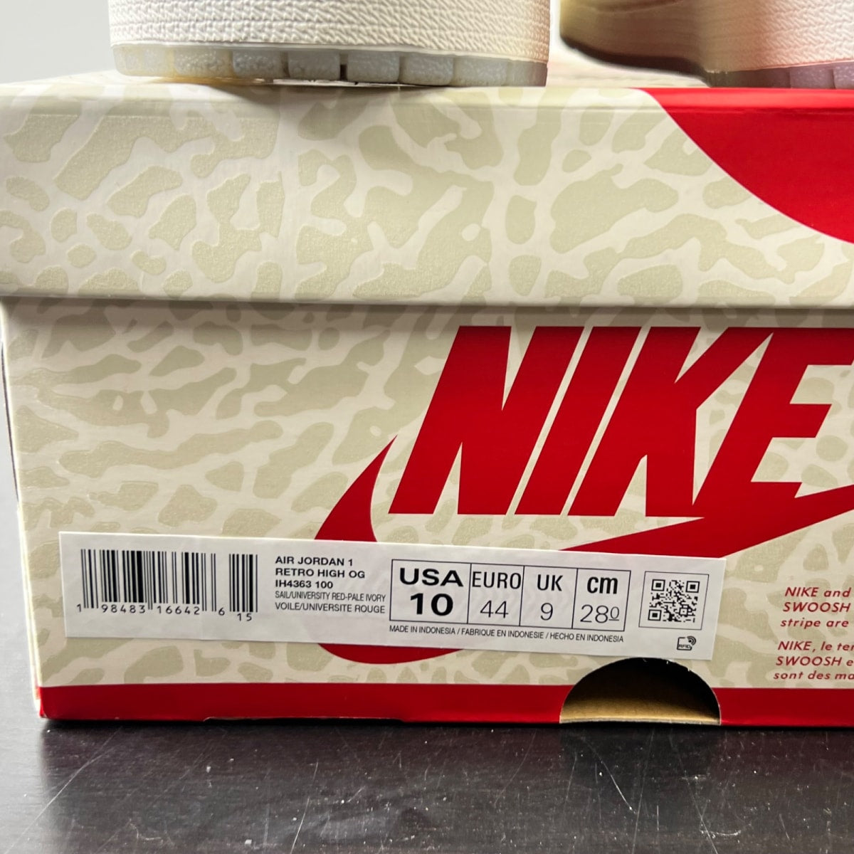 Jordan 1 Retro High OG Sail University Red 10 (Lightly Worn Pre-Owned)Jordan - Image 5