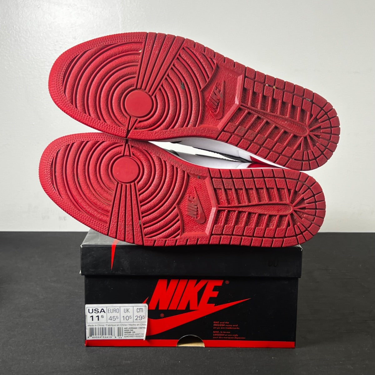 Jordan 1 Retro Black Toe (2016) 11.5 (Lightly Worn Pre-Owned)JordanWhite/Varsity Red/Black - Image 6