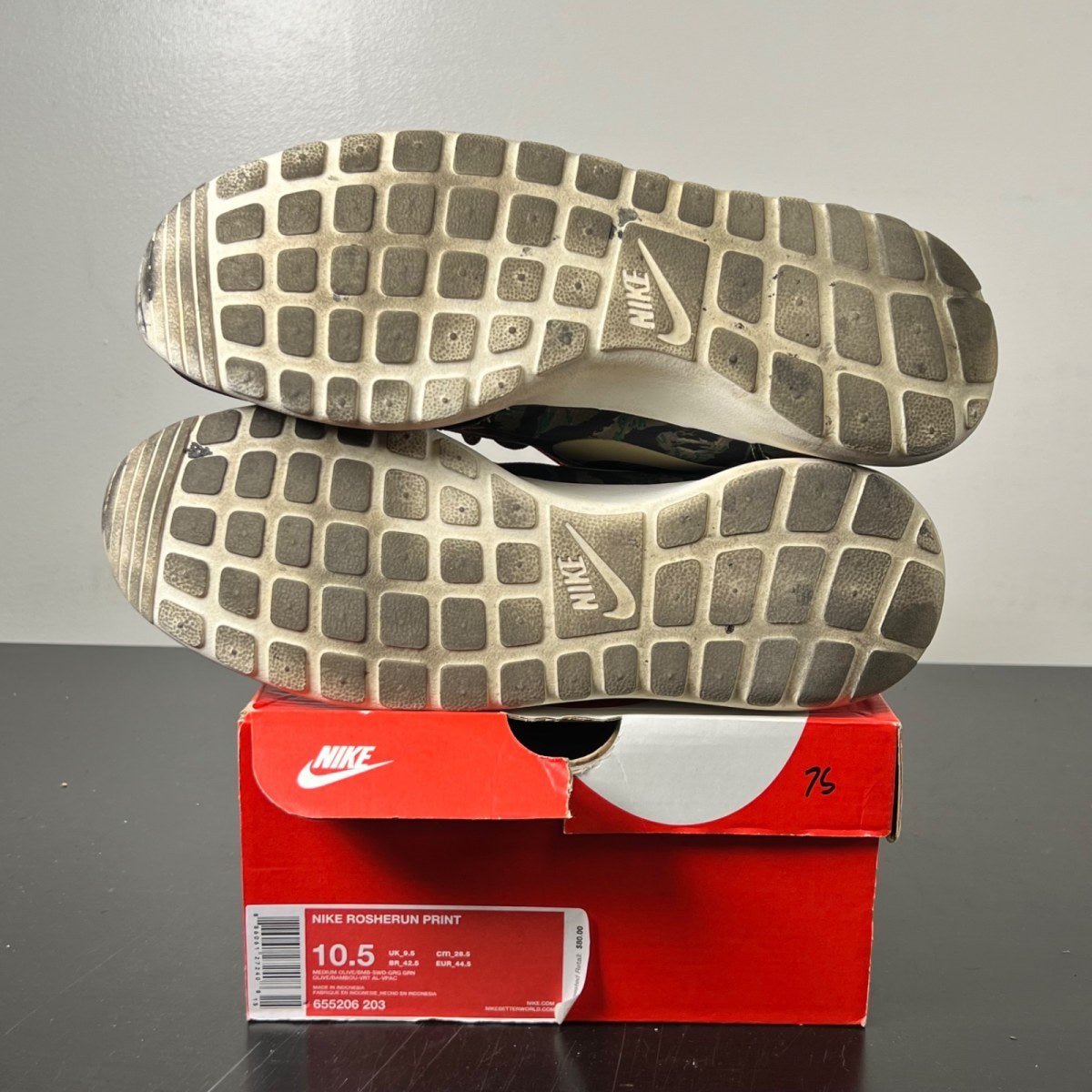 Nike Roshe Run Tiger Camo Green 10.5 (Moderately Worn Pre-Owned)NikeMedium Olive/Seaweed-Gorge Green-Bamboo - Image 6