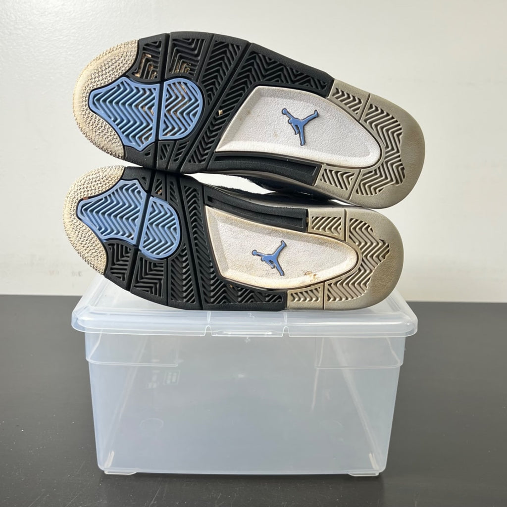 Jordan 4 Retro University Blue (GS) 4Y (Moderately Worn Pre-Owned)JordanUniversity Blue/Tech Grey/White/Black - Image 4