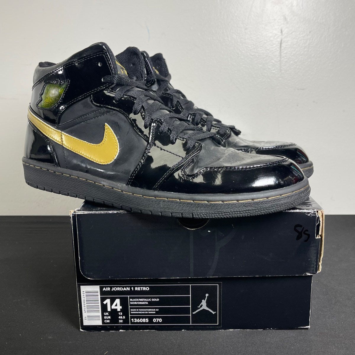 Jordan 1 Retro Black Metallic Gold (2003) (Size 14) - Image 1