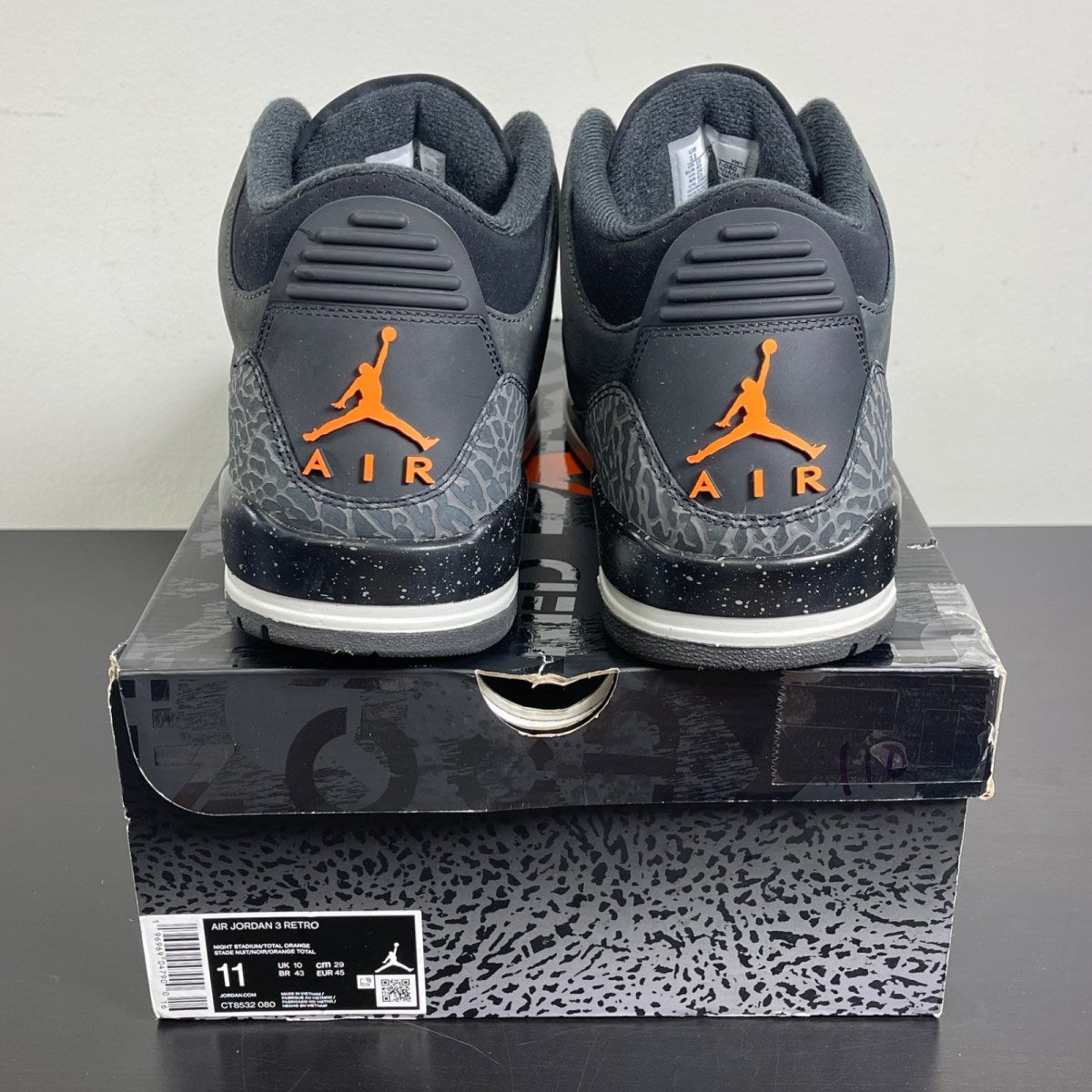Jordan 3 Retro Fear Pack (2023) 11 (Moderately Worn Pre-Owned)JordanNight Stadium/Total Orange-Black-Flat Pewter-Neutral Grey - Image 4