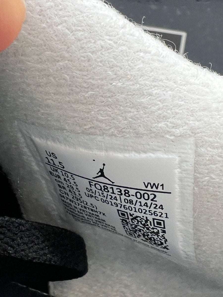 Jordan 4 Retro Fear (2024) 11.5 (Moderately Worn Pre-Owned) - Image 7