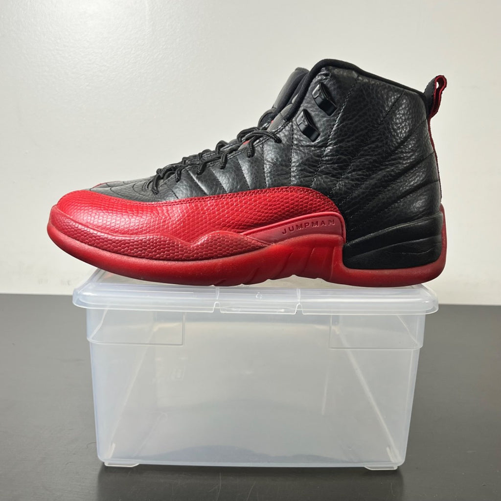 Jordan 12 Retro Flu Game (2016) 9 (Moderately Worn Pre-Owned)JordanBlack/Varsity Red - Image 3
