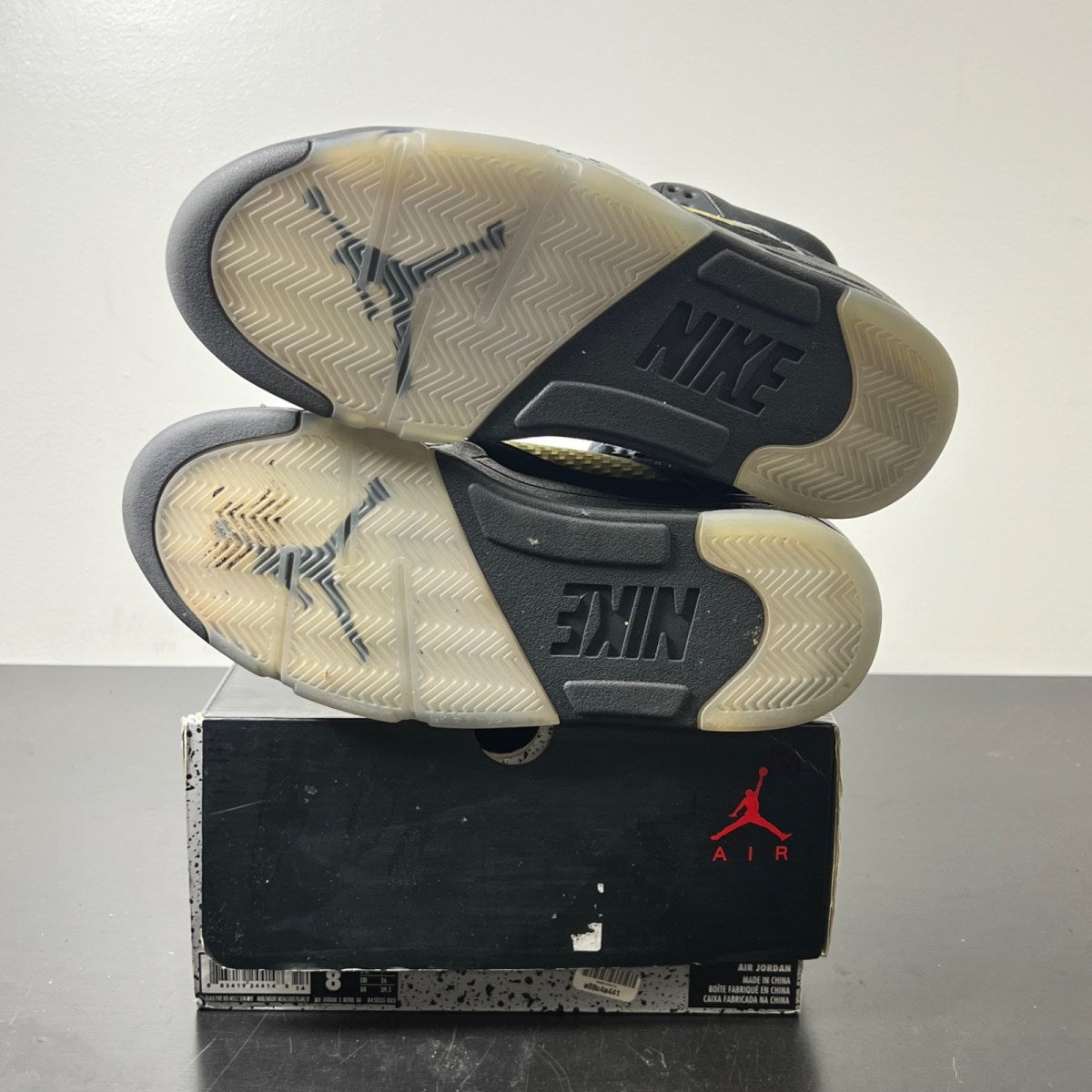 Jordan 5 Retro Black Metallic (2016) 8 (Lightly Worn Pre-Owned)JordanBlack/Fire Red-Metallic Silver-White - Image 6
