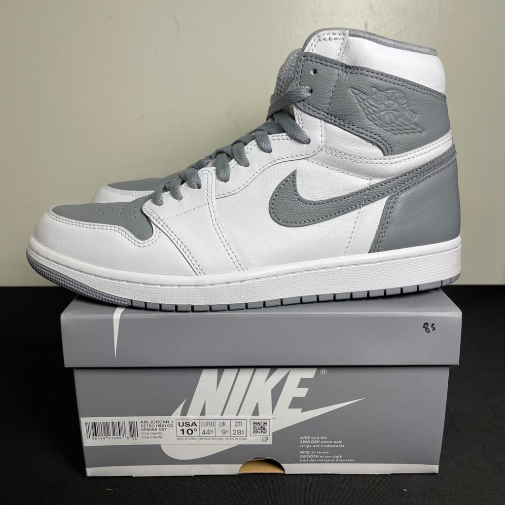 Jordan 1 Retro High OG Stealth (Size 10.5) - aux