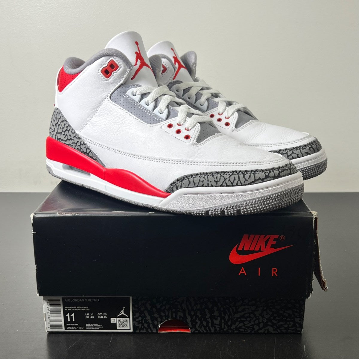 Jordan 3 Retro Fire Red (2022) 11 (Lightly Worn Pre-Owned)JordanWhite/Fire Red/Cement Grey/Black - Image 1