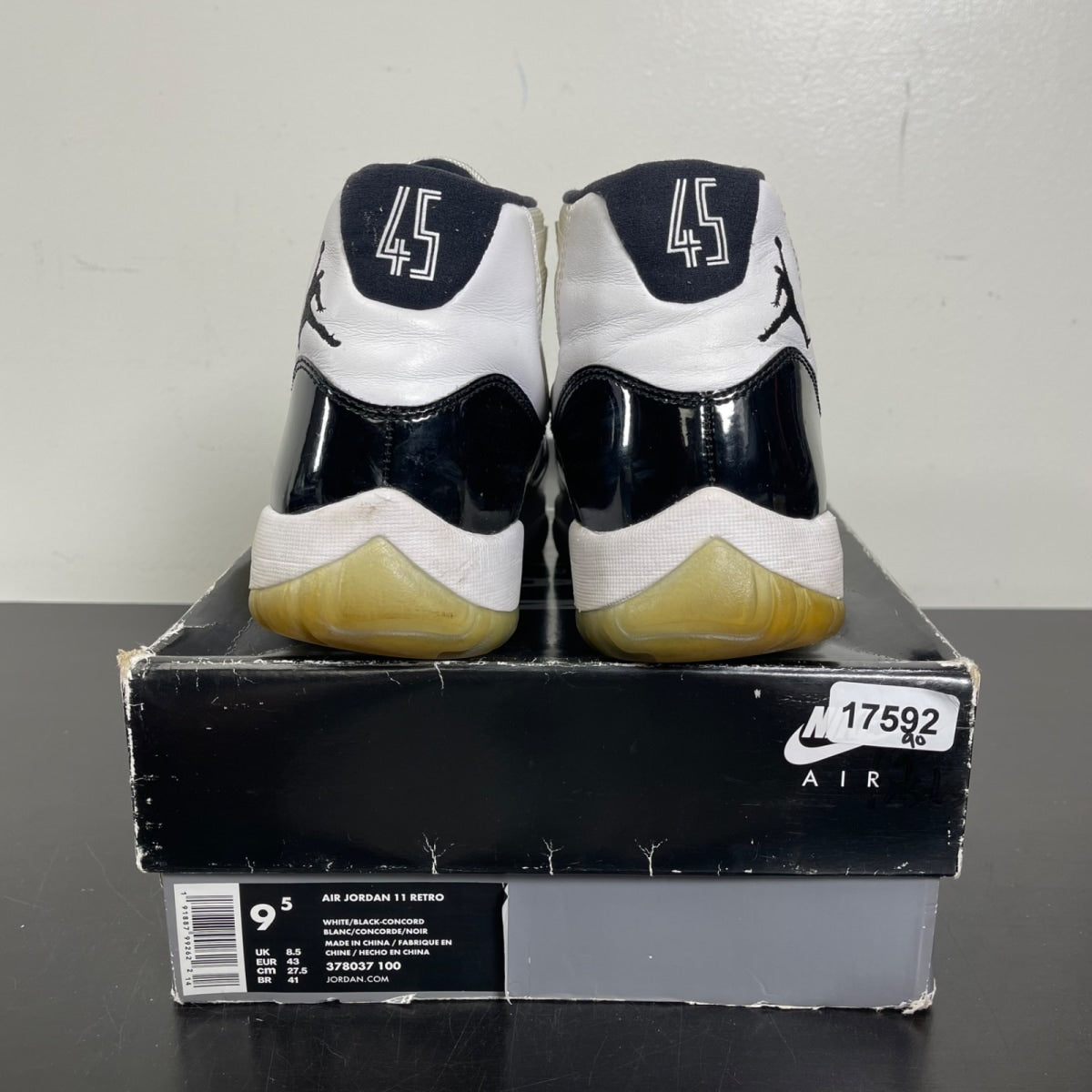 Jordan 11 Retro Concord (2018) 9.5 (Moderately Worn Pre-Owned)JordanWhite/Black-Concord - Image 4